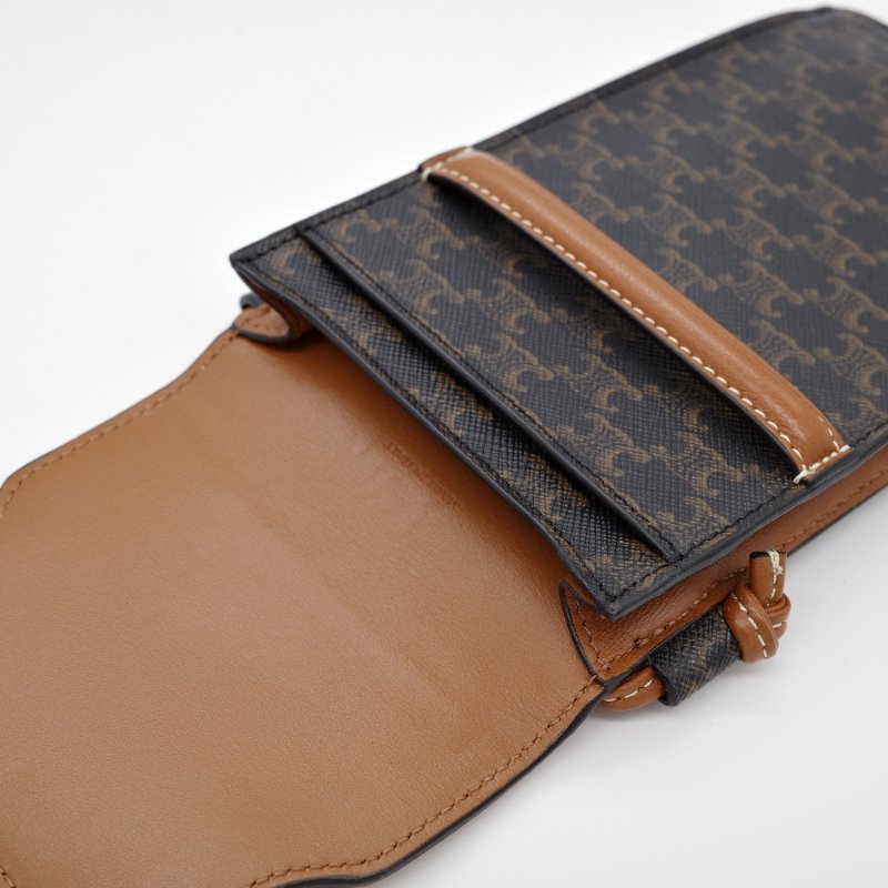 Celine 思琳 Triomphe 經典凱旋門印花 咖啡色  帆布 拼接小羊皮 斜背翻蓋 斜掛包 肩背包 小包手機包-10