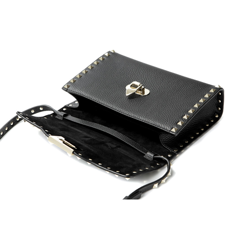 VALENTINO 24FW 鉚釘小號肩包-13