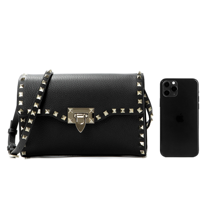 VALENTINO 24FW 鉚釘小號肩包-19