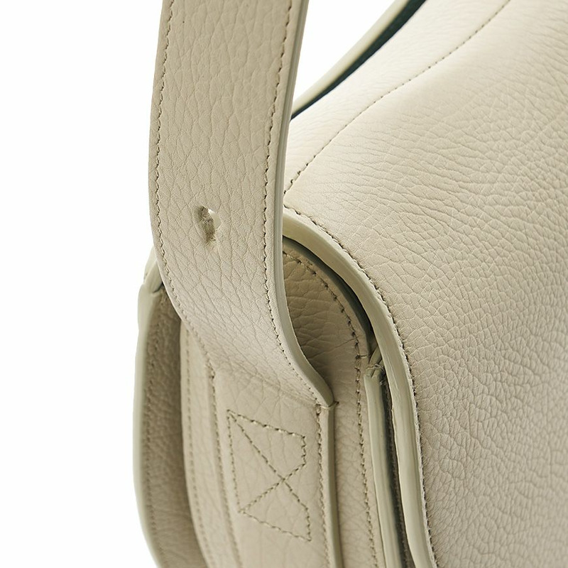 BURBERRY 搖搖馬肩包 LGL B7311-7