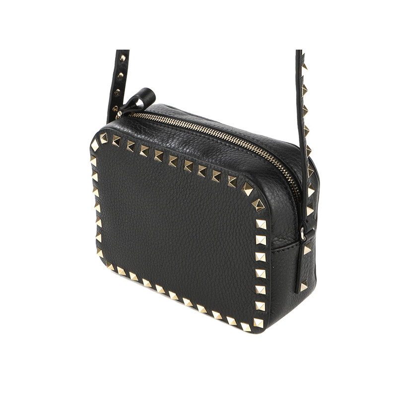 VALENTINO 24FW 鉚釘斜背包-4