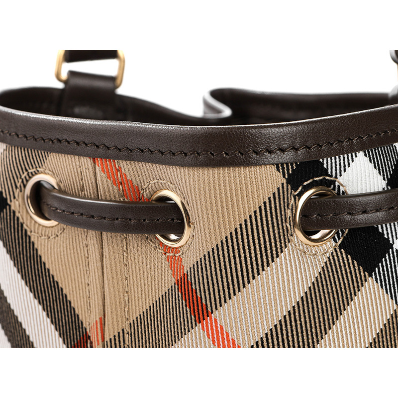 BURBERRY 24FW MN 女士抽繩水桶包-11