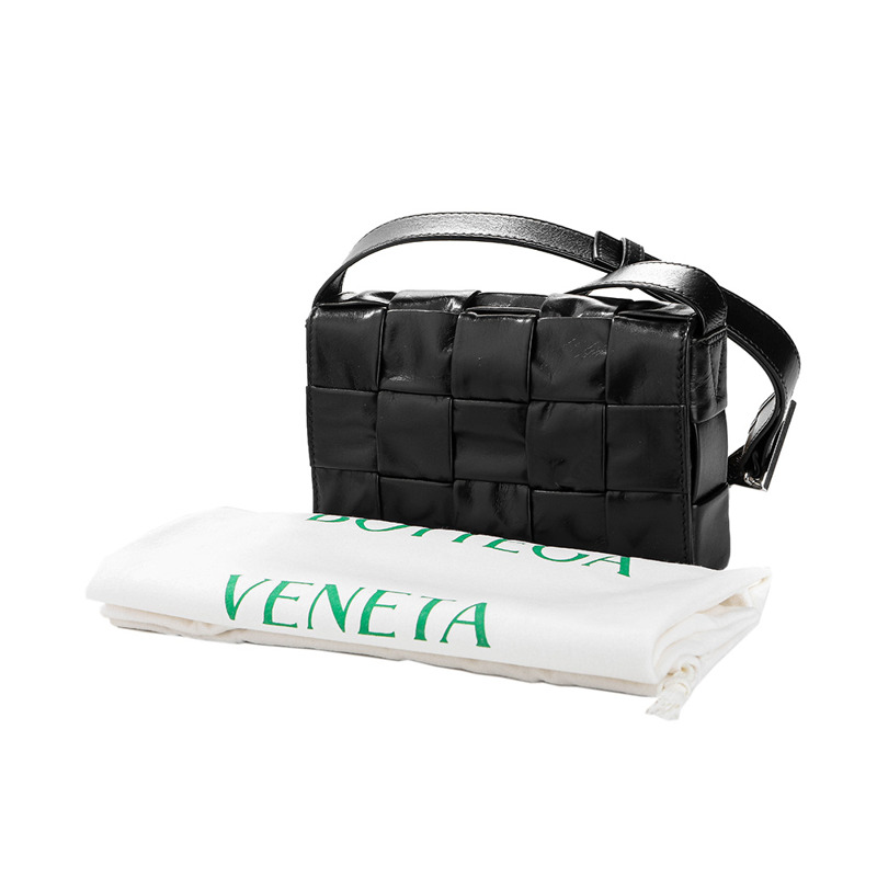 BOTTEGA VENETA 24FW 女士卡附斜背包-19
