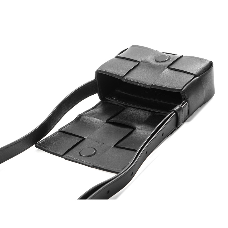 BOTTEGA VENETA 24FW 女士迷你卡帶斜背包-12