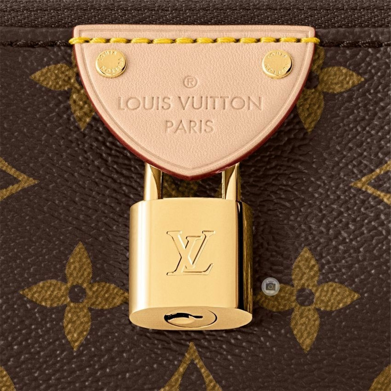 LOUIS VUITTON Pochette Tirouette M12859-4