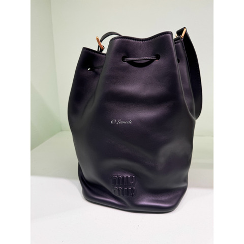 MIU MIU 黑色皮革水桶包 5BE089 2CRM F0002