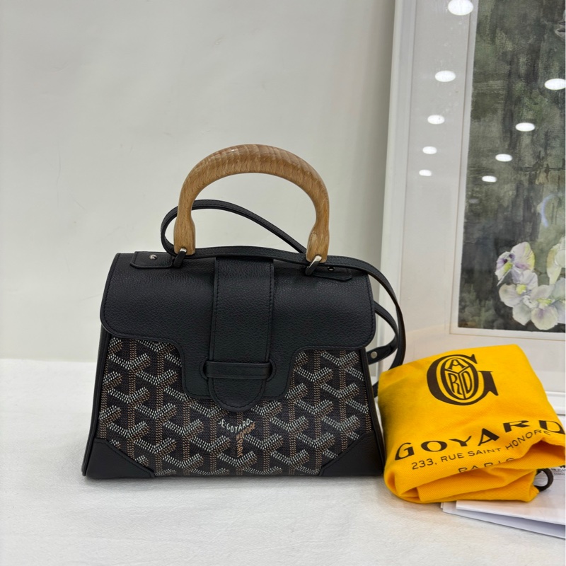 Goyard戈雅 Saigon 黑色mini西貢包，有購證 尺寸20/15/7cm，木質手柄本身非常輕，超級百搭不出錯-0
