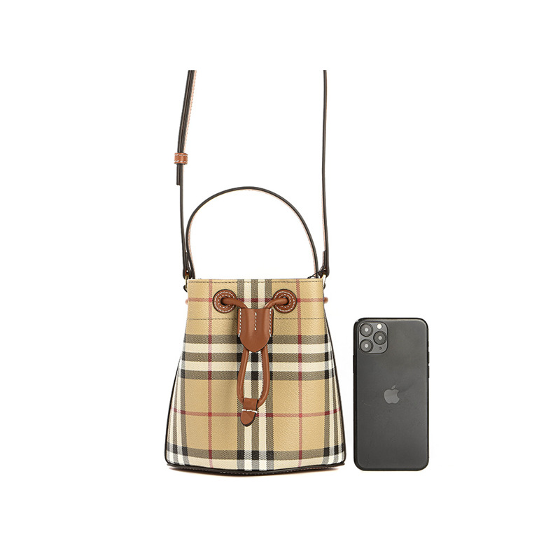 BURBERRY 25SS LL MN 抽繩桶-19