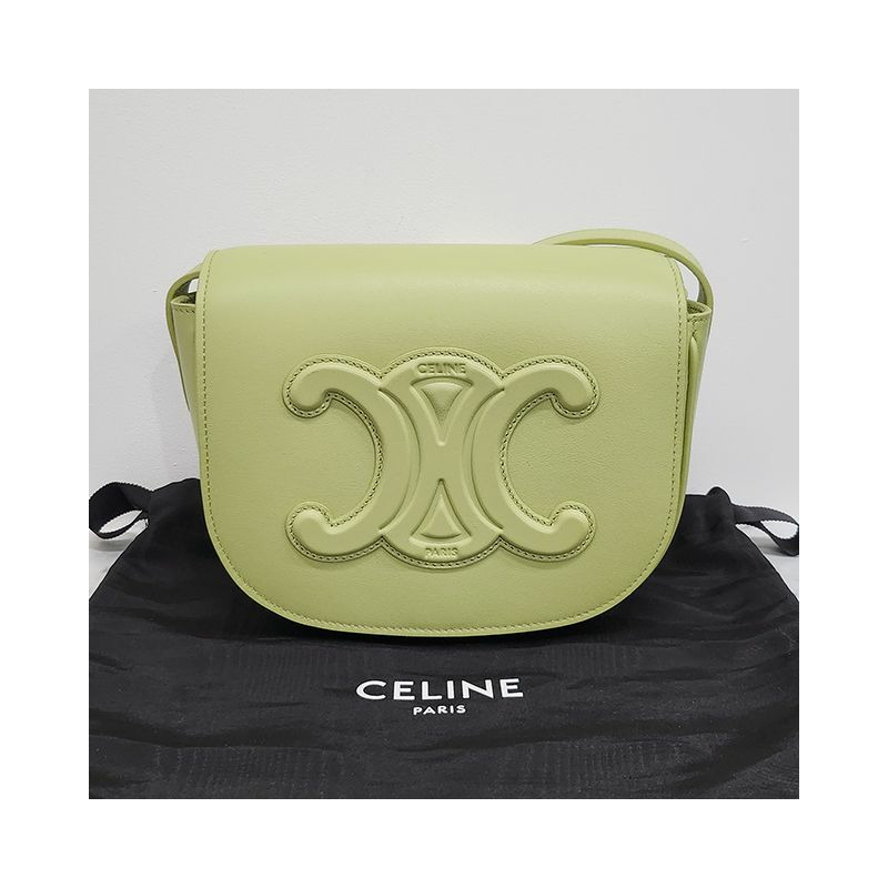 CELINE Triope cuir polko 肩包淺玉色，印記：198263DU3 15LJ-1