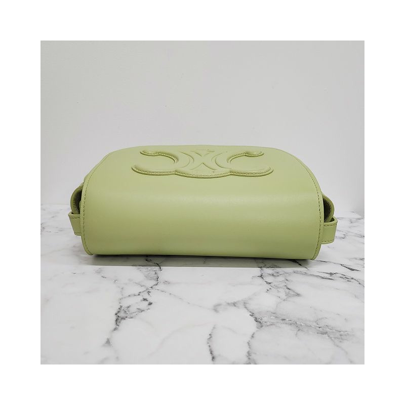 CELINE Triope cuir polko 肩包淺玉色，印記：198263DU3 15LJ-4