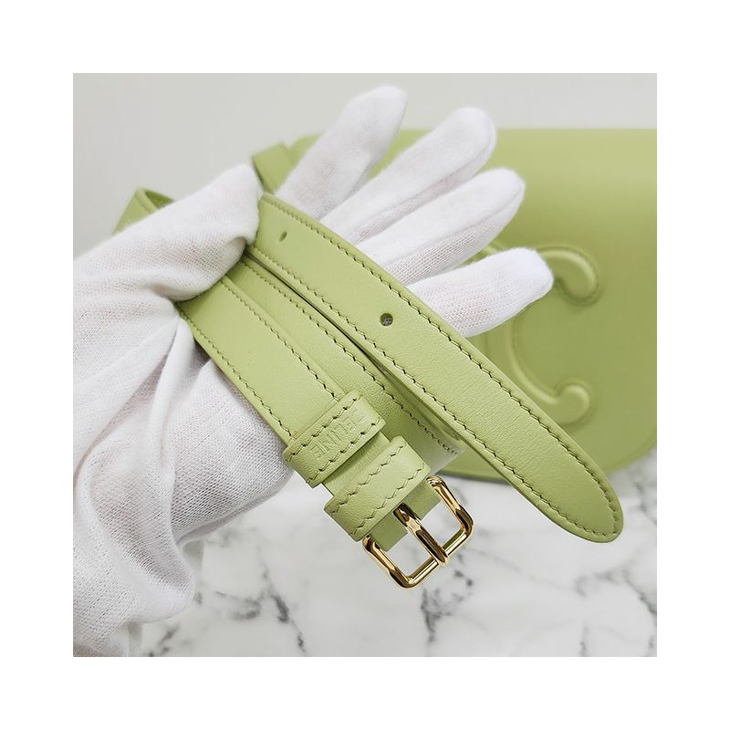 CELINE Triope cuir polko 肩包淺玉色，印記：198263DU3 15LJ-9