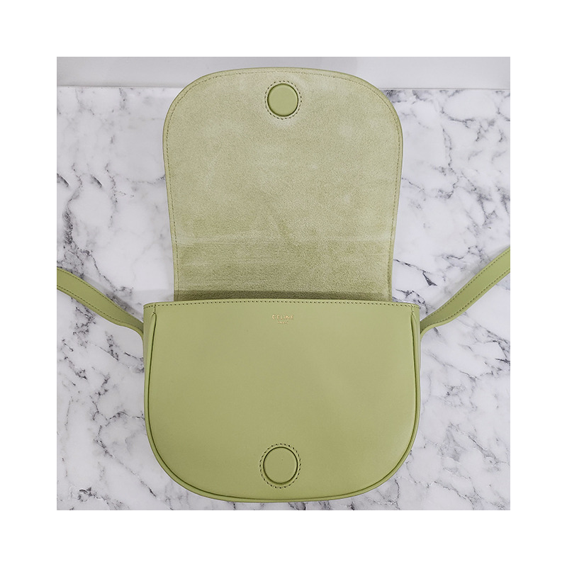 CELINE Triope cuir polko 肩包淺玉色，印記：198263DU3 15LJ-18