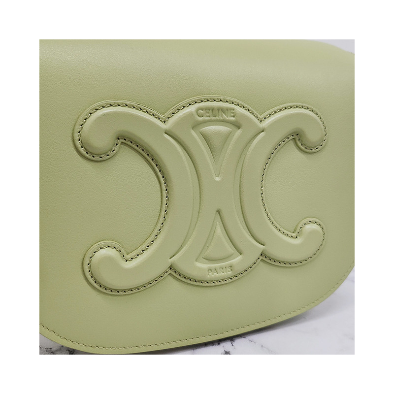 CELINE Triope cuir polko 肩包淺玉色，印記：198263DU3 15LJ-20