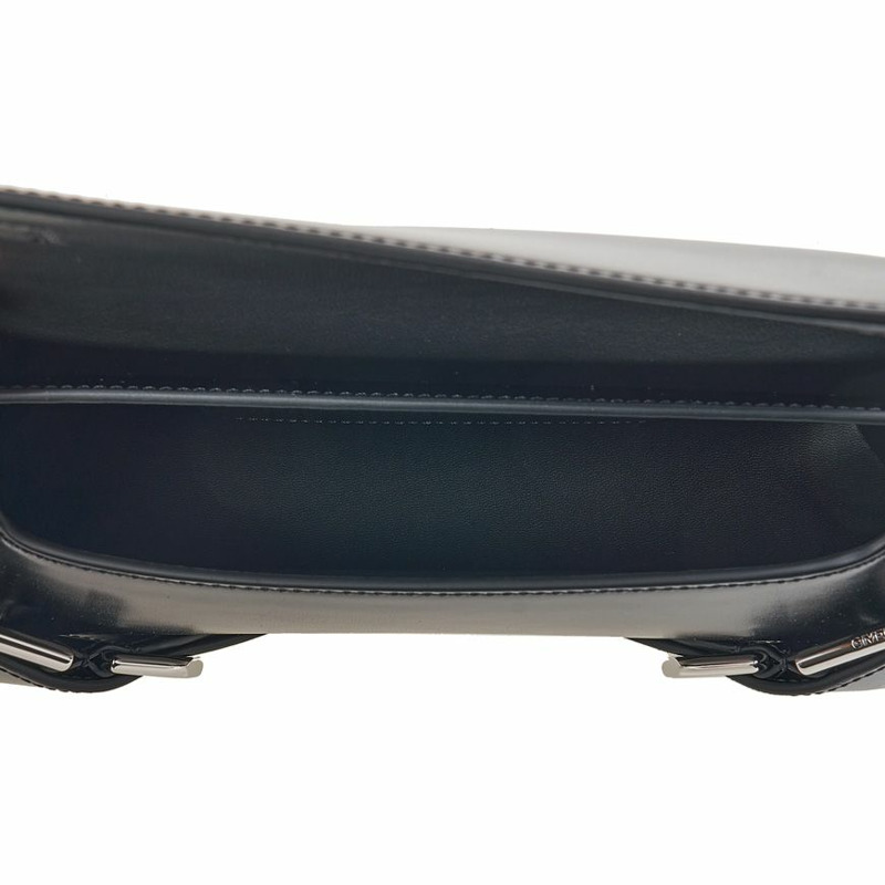 GIVENCHY 皮革肩背包-8