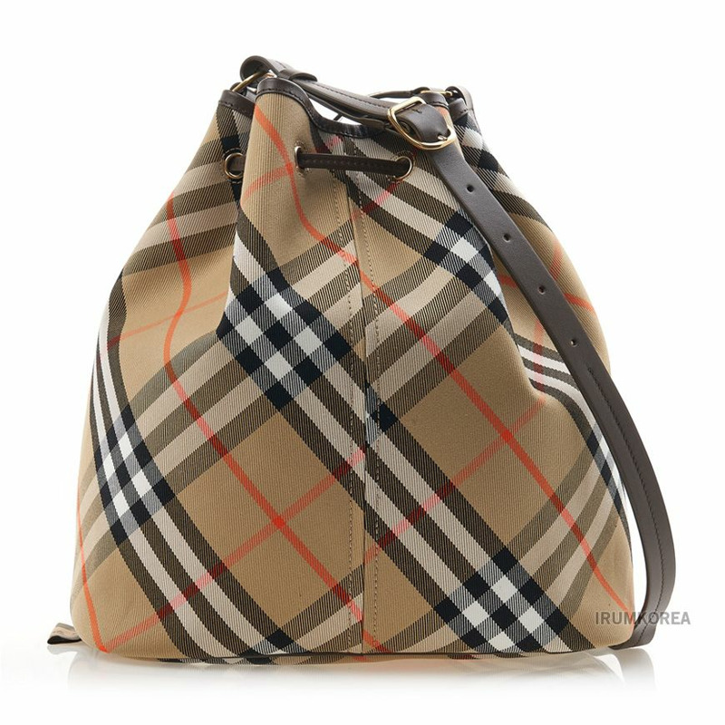 BURBERRY LL MD 抽繩水桶包 CJ1 B9368 FW24 女士復古格紋中長水桶包 8093869-2