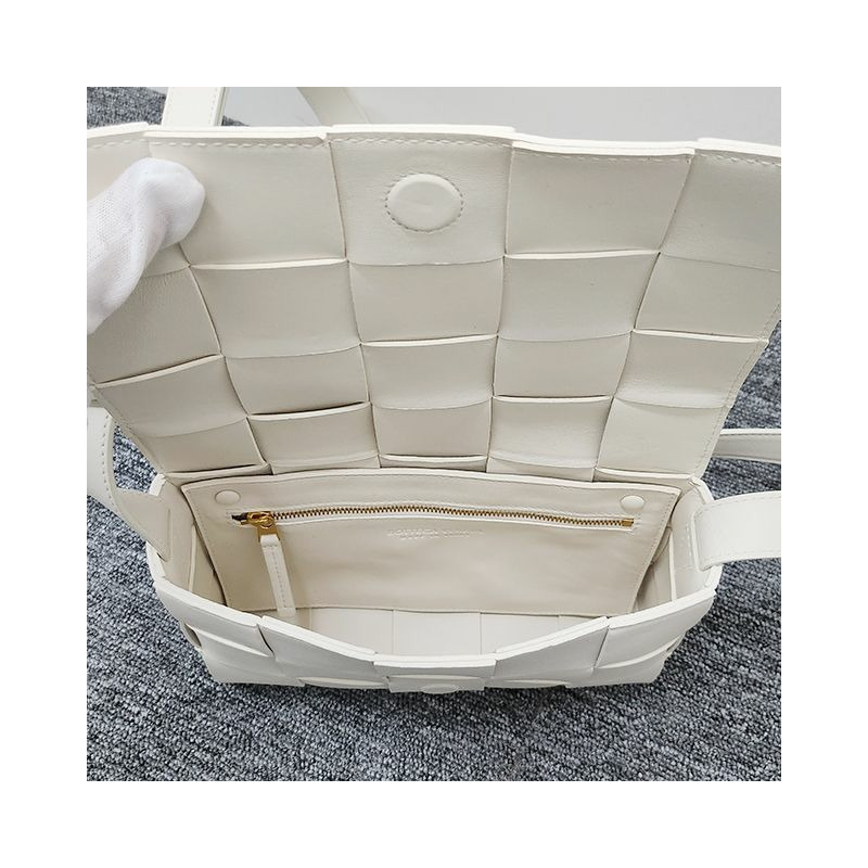 BOTTEGA VENETA Bottega Veneta Intrecciato 編織盒式包經典白色印章:578004 VMAY1 9009-9