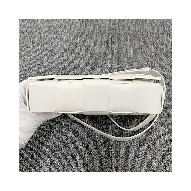 BOTTEGA VENETA Bottega Veneta Intrecciato 編織盒式包經典白色印章:578004 VMAY1 9009-18