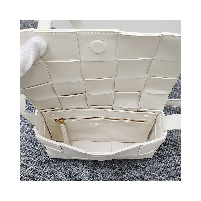 BOTTEGA VENETA Bottega Veneta Intrecciato 編織盒式包經典白色印章:578004 VMAY1 9009-21