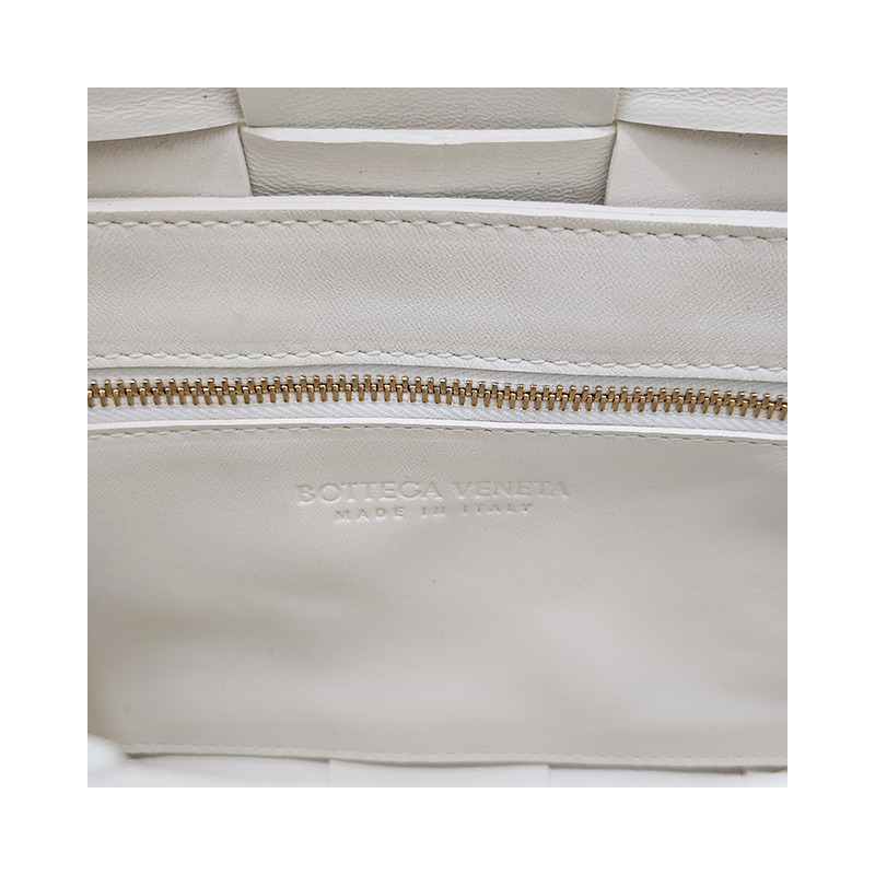 BOTTEGA VENETA Bottega Veneta Intrecciato 編織盒式包經典白色印章:578004 VMAY1 9009-22