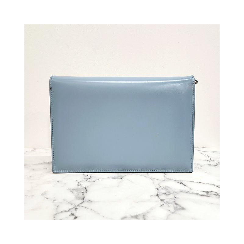 CELINE Triomphe Logo Chain Strap Clutch 藍色 (10L773ETZ 07FK)-2