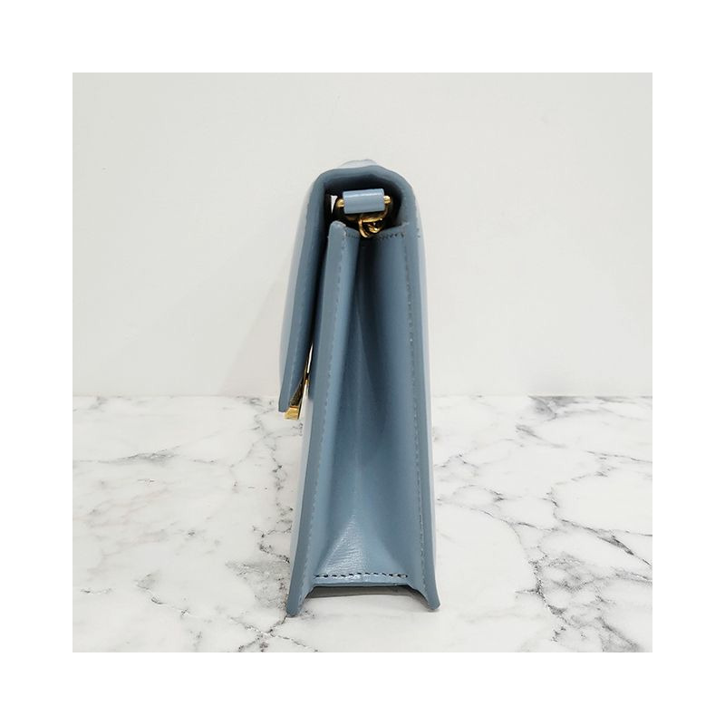 CELINE Triomphe Logo Chain Strap Clutch 藍色 (10L773ETZ 07FK)-3