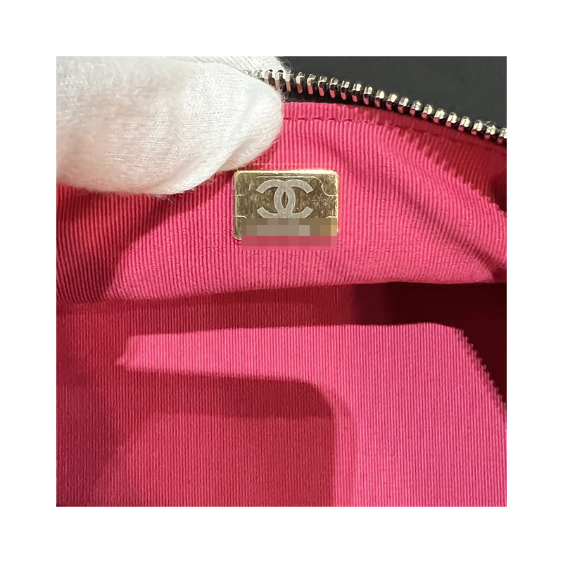 CHANEL CC Logo 金色金屬化妝包鏈條小號 印記：AS3228 B08008 94305-23