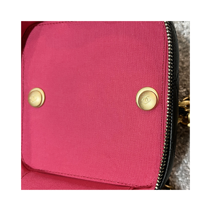 CHANEL CC Logo 金色金屬化妝包鏈條小號 印記：AS3228 B08008 94305-24