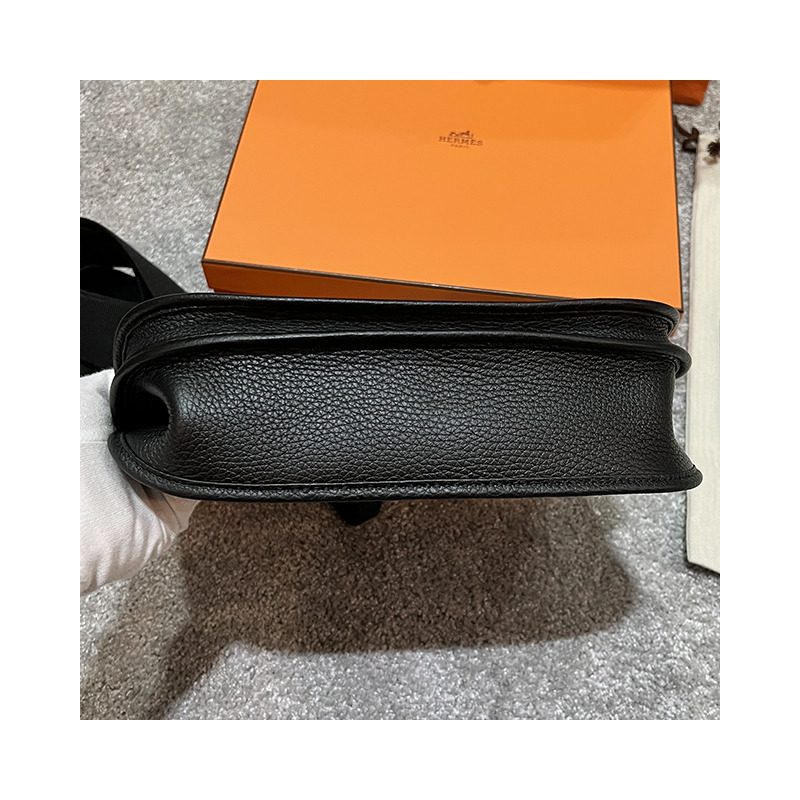 HERMES Evelyne Poche III 29 U 郵票黑色 (H056277CK89)-14