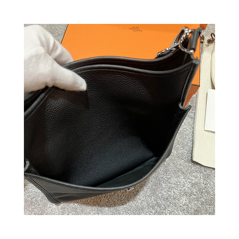 HERMES Evelyne Poche III 29 U 郵票黑色 (H056277CK89)-19