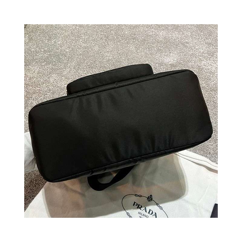 PRADA 黑色尼龍三角標誌加厚手提包 (1BG354 RV44 F0002)-8