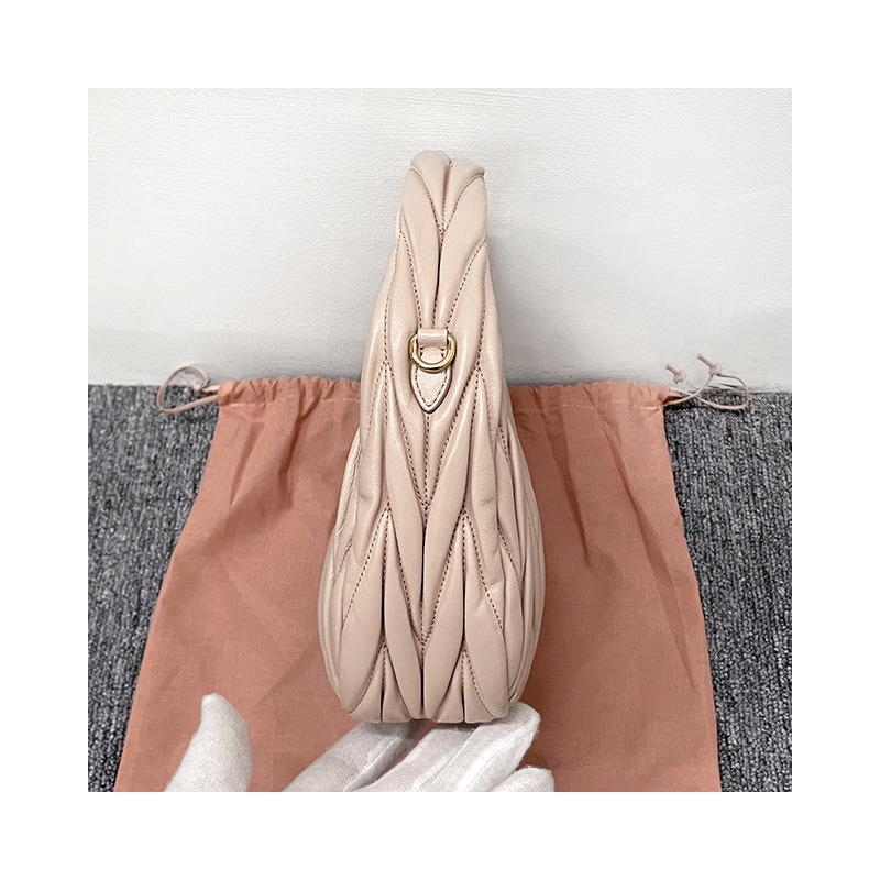 MIU MIU Wander Matelasse Nappa 皮革單肩包 粉紅色 (5BC125 N88 F0236)-16