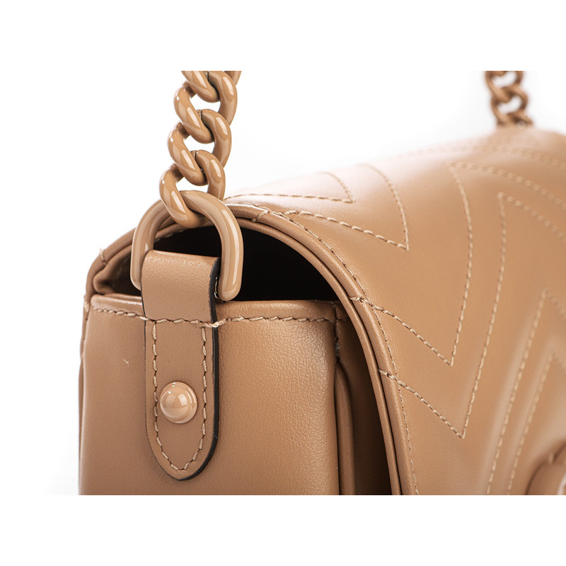 GUCCI 25SS 女士斜背包印章:826099 AAET7-9