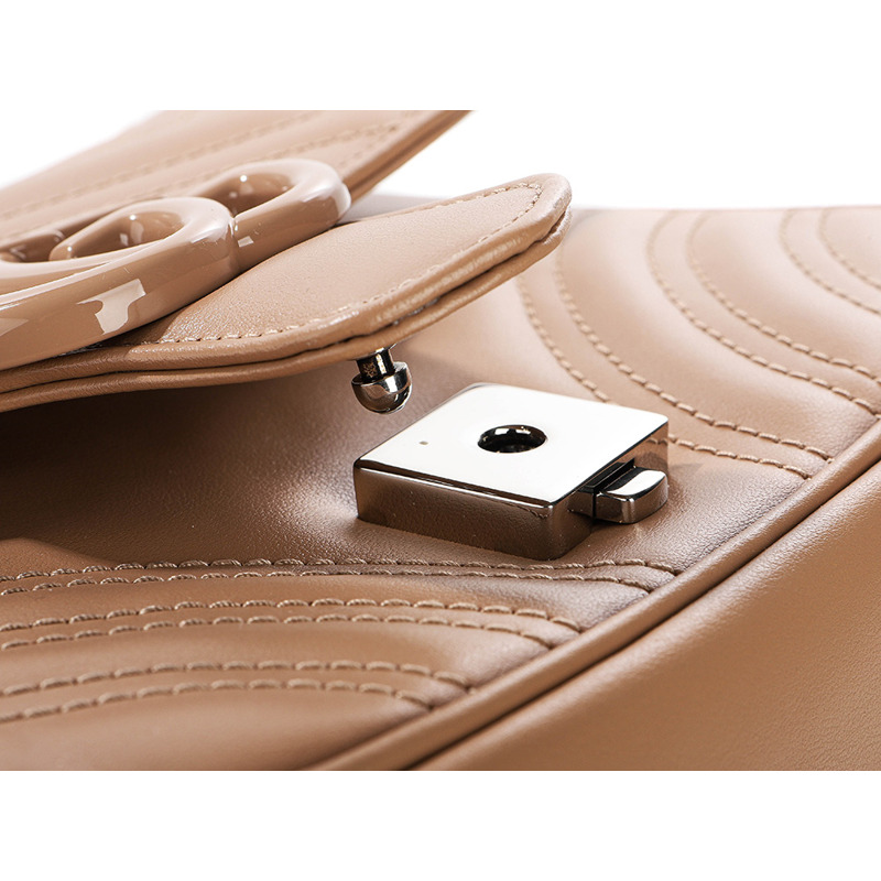 GUCCI 25SS 女士斜背包印章:826099 AAET7-12