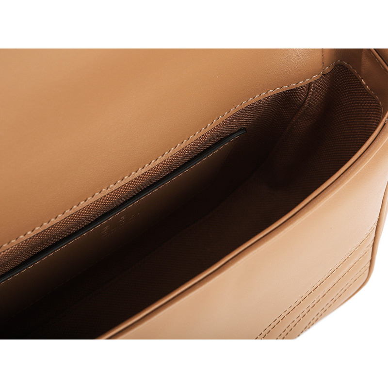 GUCCI 25SS 女士斜背包印章:826099 AAET7-13