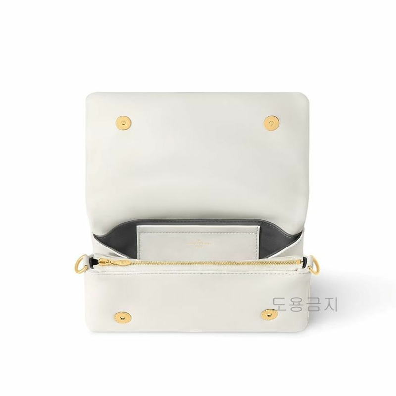 LOUIS VUITTON 奶油色小包 M11331-5