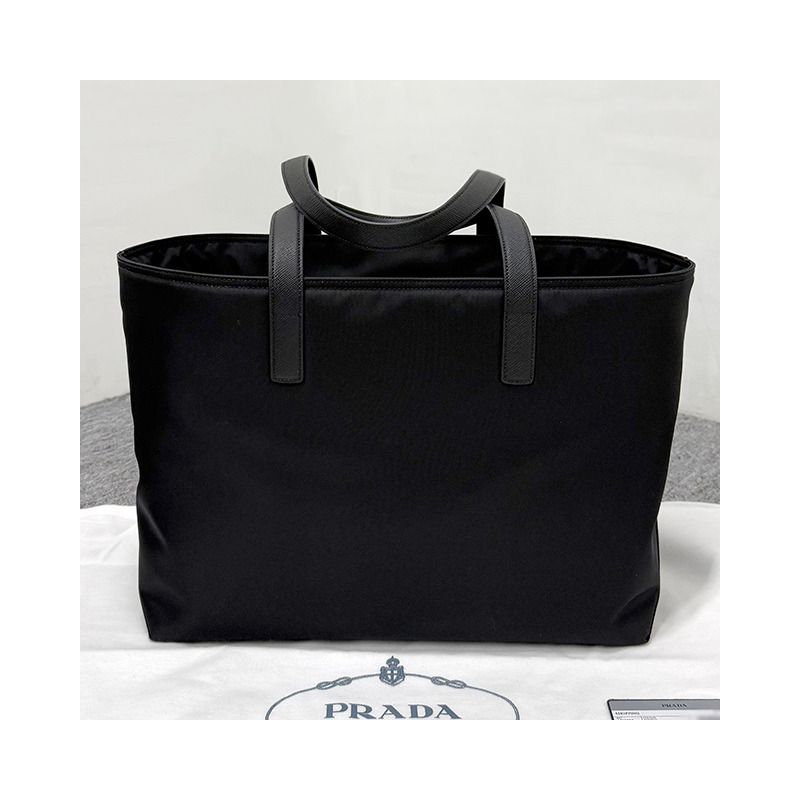 PRADA 三角形標誌尼龍手提袋 黑色 (1BG555 R064 F0002)-15