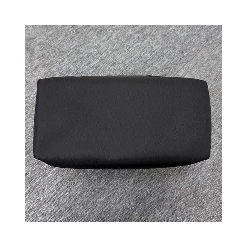 PRADA 三角形標誌尼龍手提袋 黑色 (1BG555 R064 F0002)-17