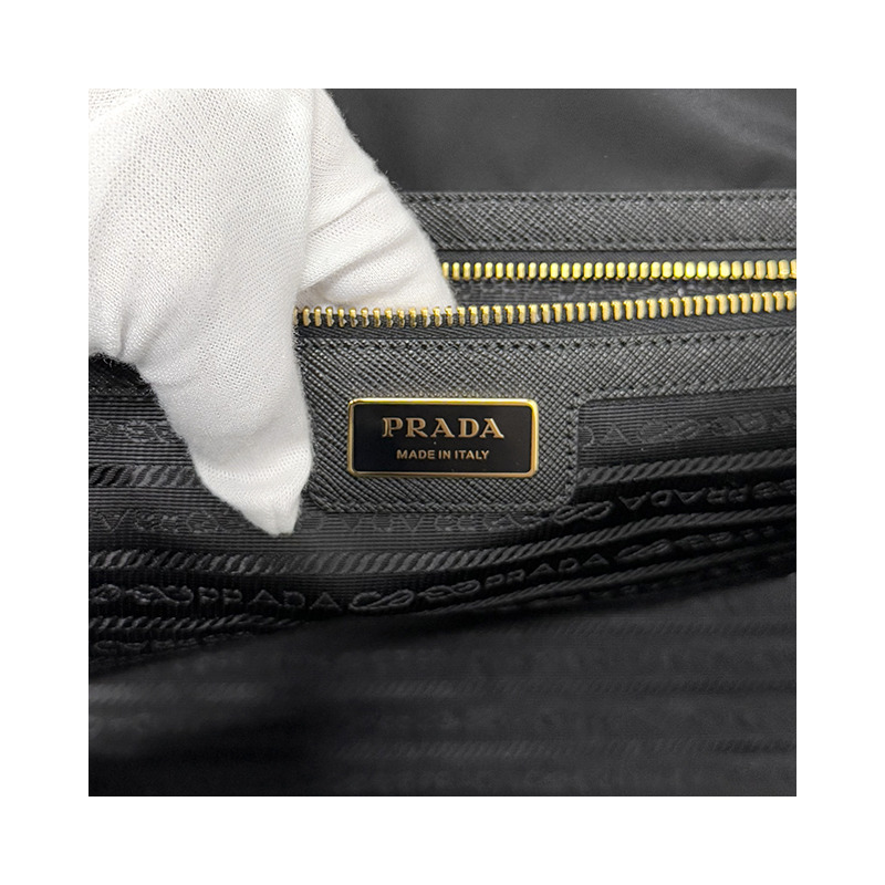 PRADA 三角形標誌尼龍手提袋 黑色 (1BG555 R064 F0002)-21
