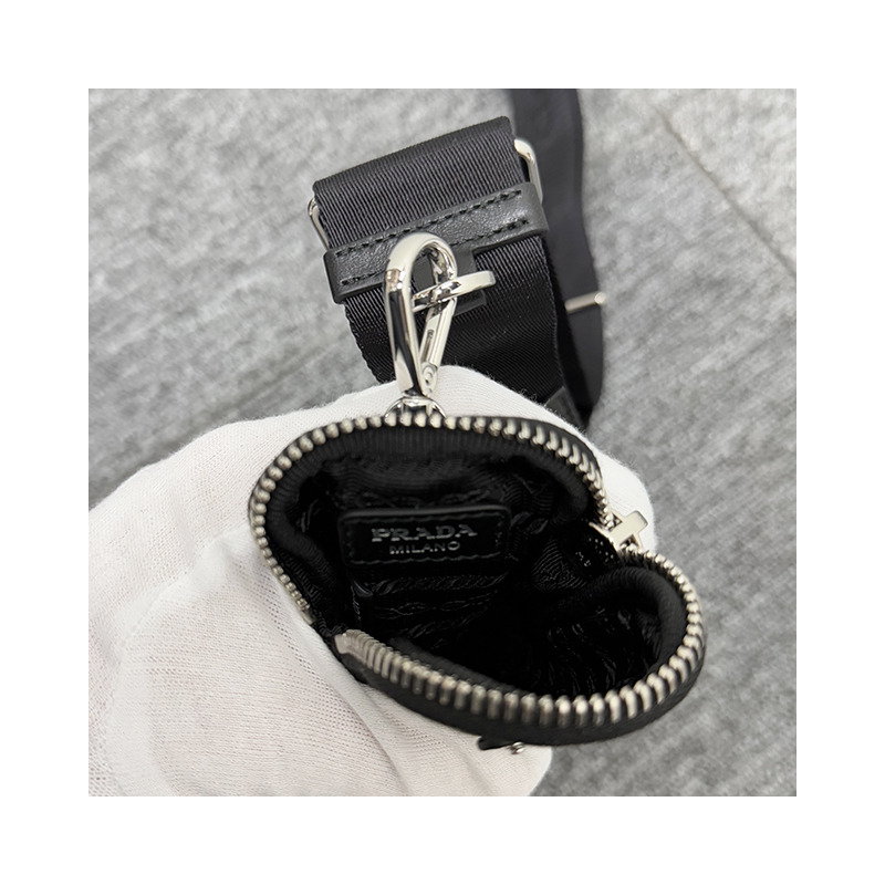 PRADA 三角形標誌尼龍襯墊單肩包 黑色 (1BC151 RDJN F0002)-23