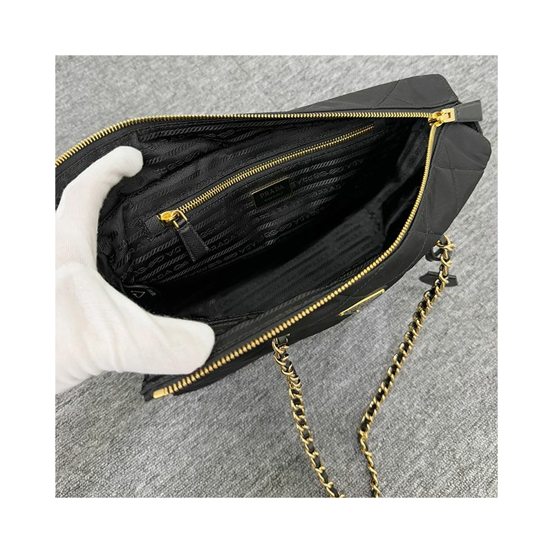 PRADA 三角形標誌復刻版 1995 中型尼龍手提包 黑色 (F0002) 1BG529 2AOS F0002-6