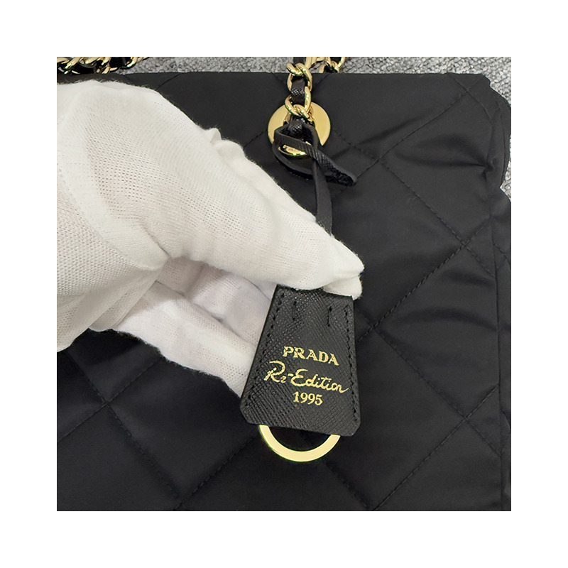 PRADA 三角形標誌復刻版 1995 中型尼龍手提包 黑色 (F0002) 1BG529 2AOS F0002-21