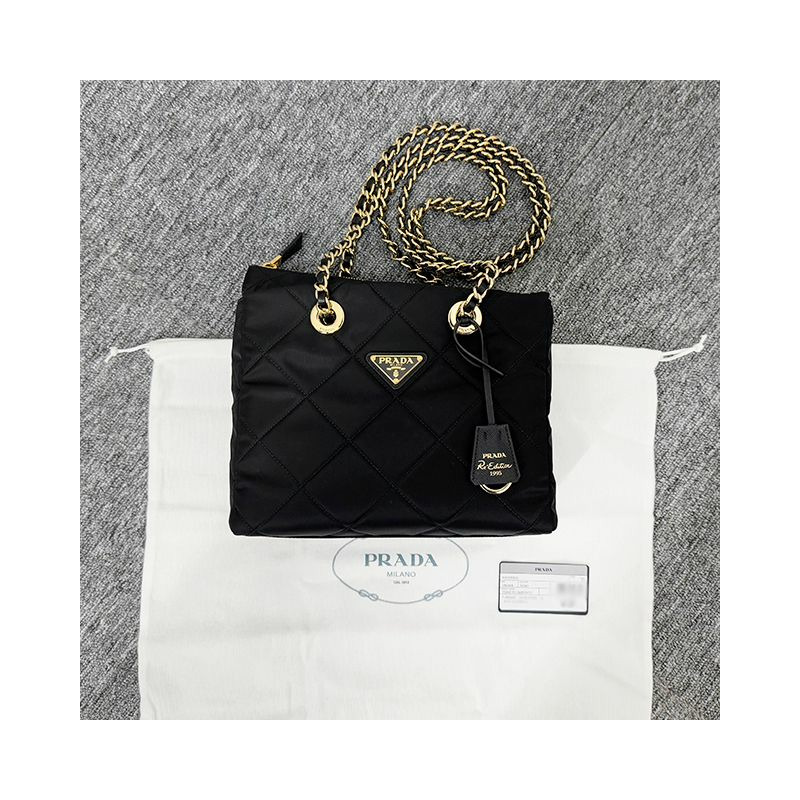 PRADA 1995 年復刻版三角形標誌鏈條尼龍手提包 黑色 (1BG468 2AOS F0002)-1