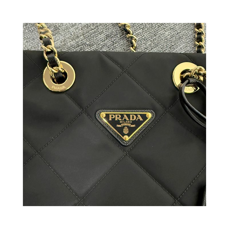PRADA 1995 年復刻版三角形標誌鏈條尼龍手提包 黑色 (1BG468 2AOS F0002)-7