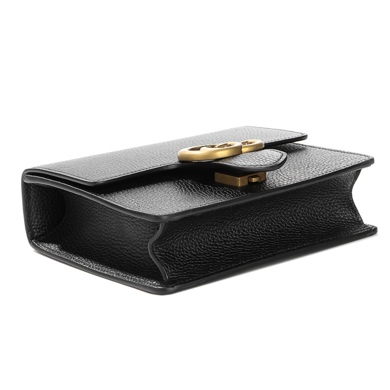 GUCCI GG Marmont 肩背包-9