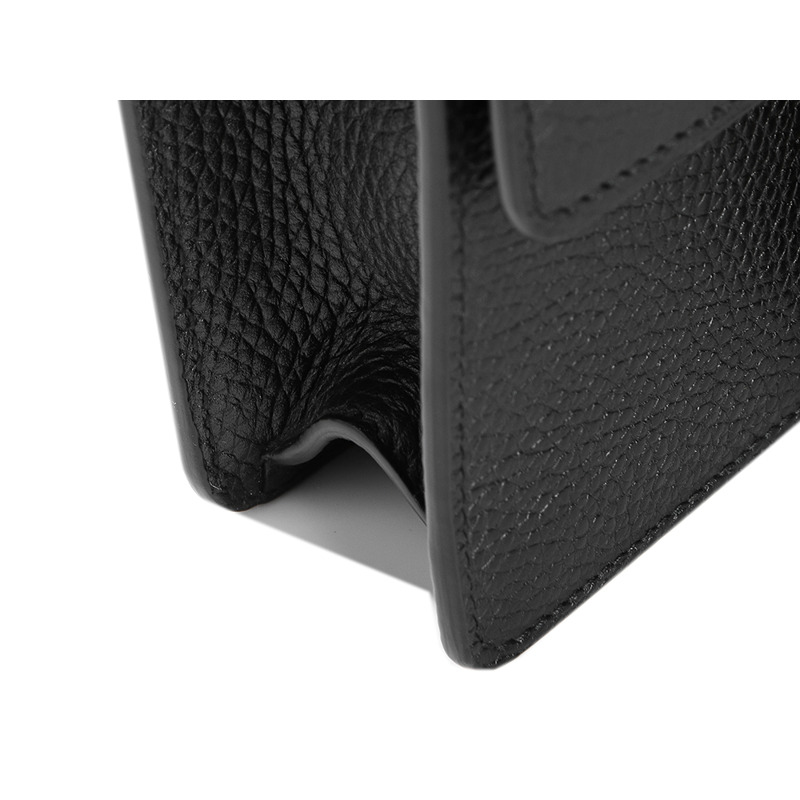 GUCCI GG Marmont 肩背包-11