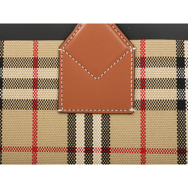 BURBERRY 24FW LL MD LONDON TOTE YUC-12