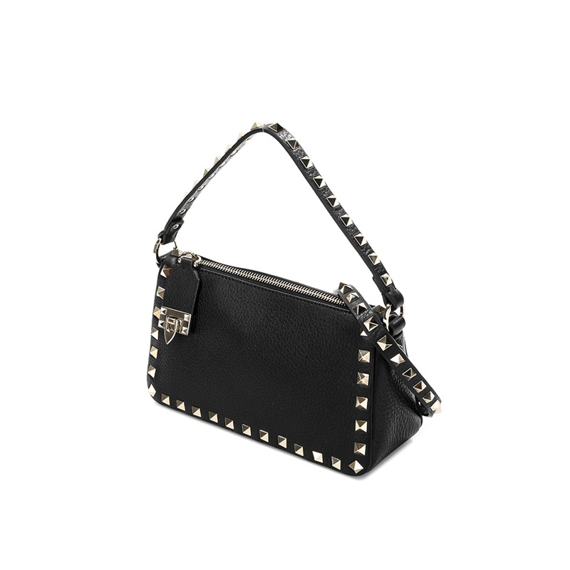 VALENTINO 25SS Rockstud 斜背包-5