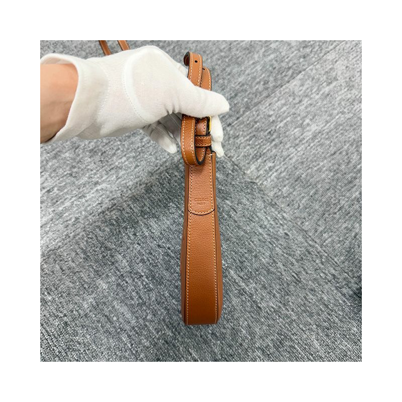 CELINE Triomphe Eloise 軟牛皮手機袋 棕褐色 (10M753GB7 04LU)-3