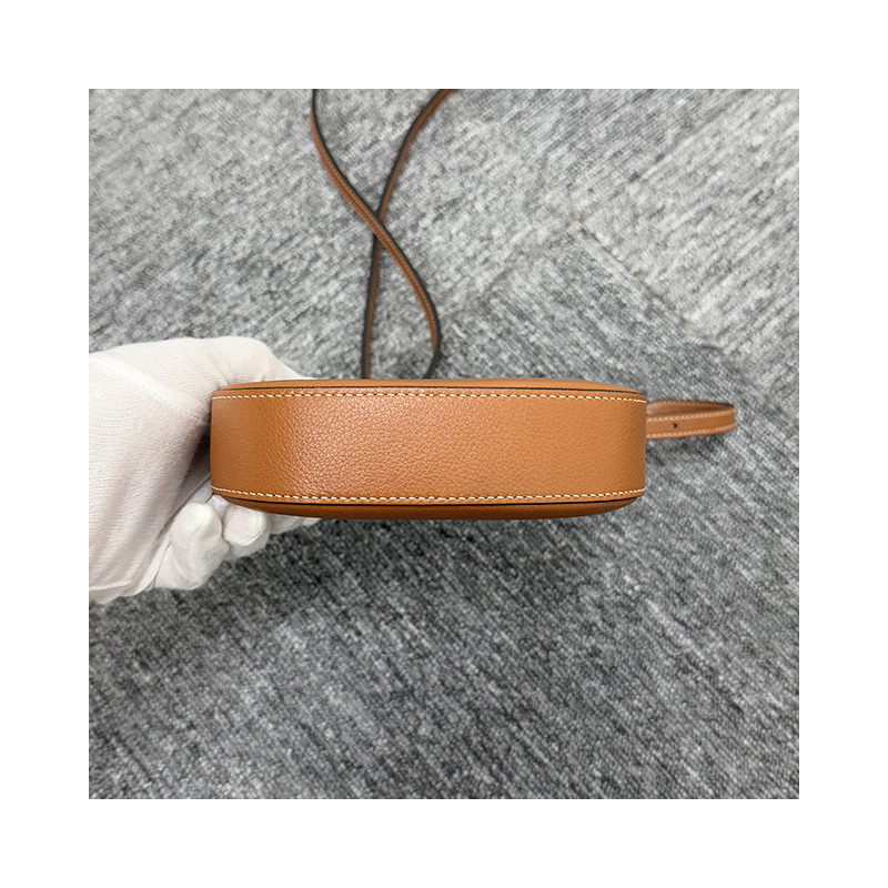 CELINE Triomphe Eloise 軟牛皮手機袋 棕褐色 (10M753GB7 04LU)-16