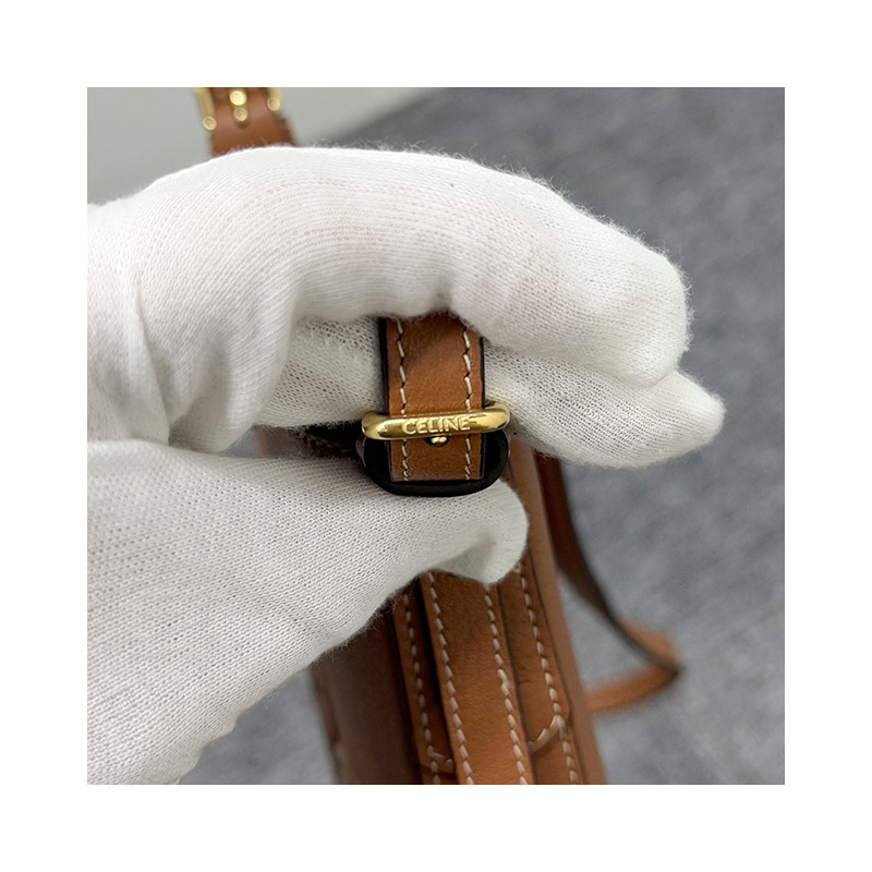 CELINE Triomphe Eloise 軟牛皮手機袋 棕褐色 (10M753GB7 04LU)-21